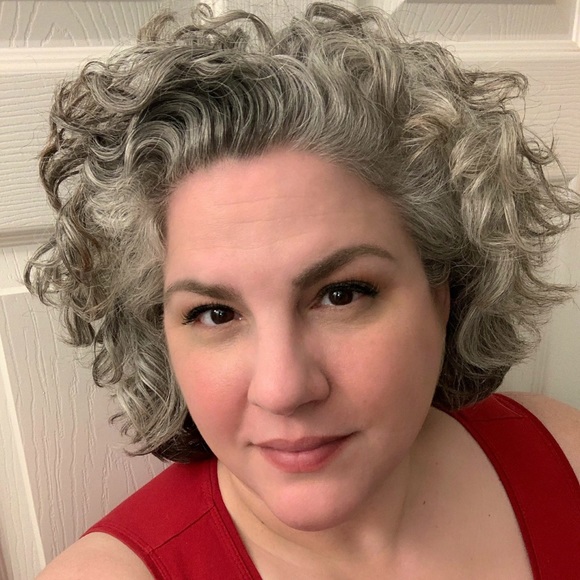 Meet your Posher, Lori - Picture 1 of 1